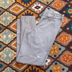 Nike Pro Dri-Fit Women's Leggings Gray White Athletic Size Medium Athletic 25”